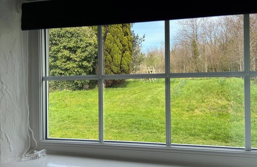 Llanystumdwy Cottage | Pet-Friendly MIN Y MOR with Garden in Criccieth