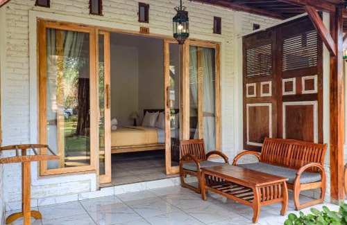 Tanjung Resort | Mina Tanjung Hotel: Oceanfront Bliss with Pool & Breakfast