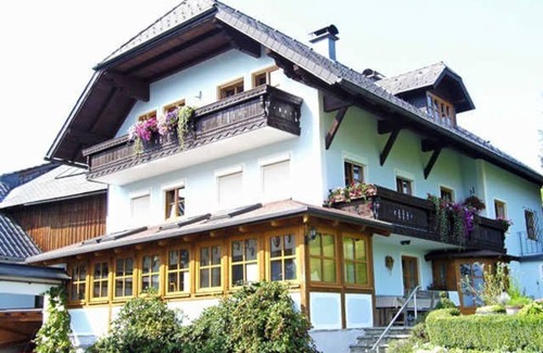 Altmuenster Apartment | Cozy Minabauer Apartment 1 with Private Pool & Pet Welcome