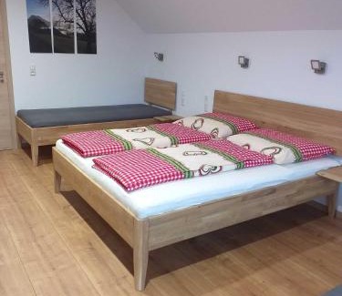 Altmuenster House | Minabauer: Enjoy a Family-Friendly Retreat with Pool Access