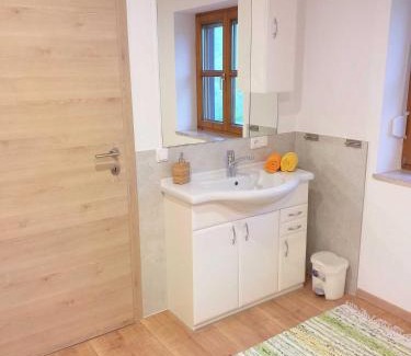 Altmuenster House | Minabauer: Enjoy a Family-Friendly Retreat with Pool Access