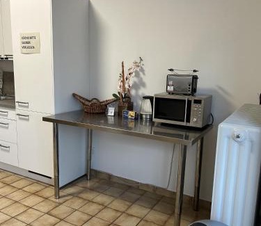 Dormagen Apartment | Family-Friendly Getaway at Minas Ferienwohnung