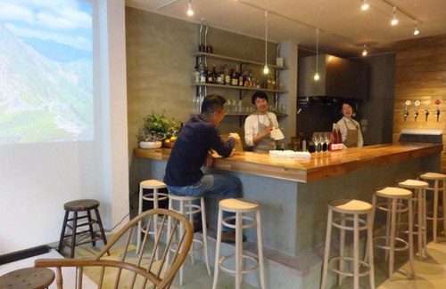 Sannomiya House | Comfortable Stay at Minato Hutte with Breakfast Included