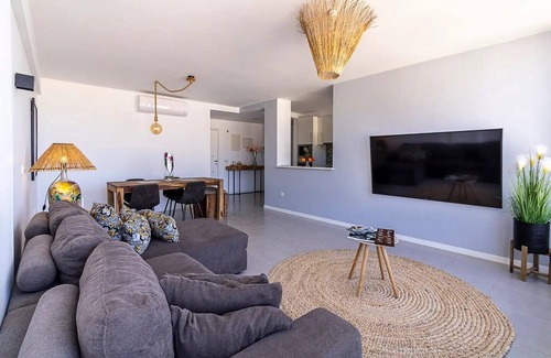 Mindelo Apartment | Discover Morna Morabeza Delux: Family-Friendly Retreat