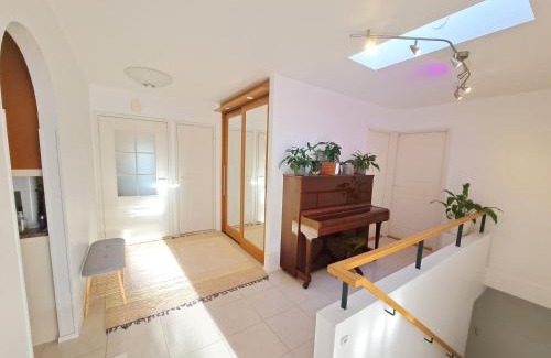 Espoo House | Tranquil Mindfulness Homestay with Oceanfront Views