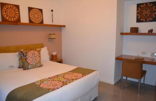 Palermo Hotel | Mine Hotel: Guest Rated 9/10 with Pool & Family-Friendly Perks