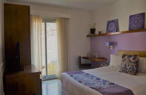 Palermo Hotel | Mine Hotel: Guest Rated 9/10 with Pool & Family-Friendly Perks