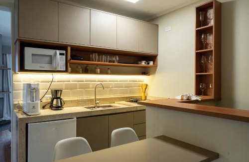 Vila Poran Apartment | Discover @MineirINN: Heated Pool & Hot Tub with Ocean Views