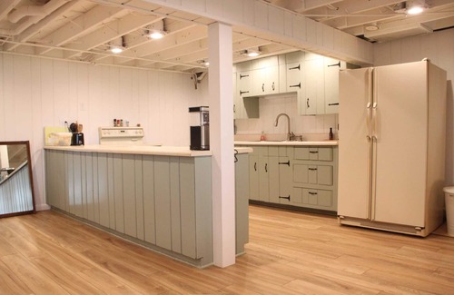 Bradley House | Top-Rated Miner Lake Beach Cottage for Family Adventures