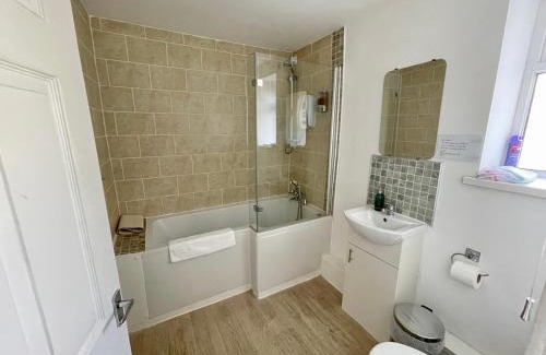 Trecynon House | Historic Miners Cottage near Brecon - Family & Pet Friendly