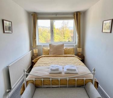 Trecynon House | Historic Miners Cottage near Brecon - Family & Pet Friendly