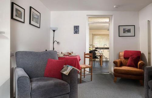 Rhiwbryfdir House | Delightful Miners Cottage: 4-Star Child-Friendly Retreat