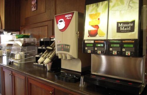 Mariposa Hotel | Experience Comfort at Miners Inn with Oceanfront Amenities