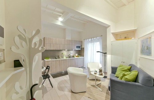 Santo Spirito Apartment | Discover MINERVA: A Gem by the Arno River, Rated 9.6