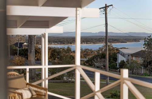 Vincentia House | Cozy Minerva Cottage Jervis Bay - Guest Rated 9.8/10