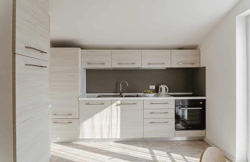 Solarolo Apartment | Incredible Minerva Holidayhome: Iris Wohnung with Ocean View