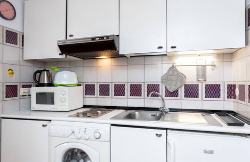 Rione IX Pigna Apartment | Stylish Minerva in Pantheon Apartment with Spa & Breakfast
