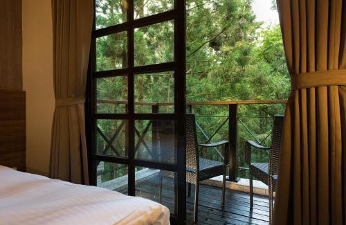 Datong Hotel | Discover Ming Chi Shan Zhuang: Wheelchair Accessible Retreat
