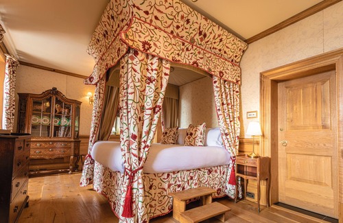 Ardnamurchan Peninsula Hotel | Exquisite Mingary Castle: Restaurant & Rooms Await You