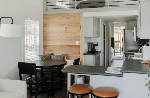 Wimberley Cabin | Pet-Friendly Mingo Cabin with Pool - Perfect for Families