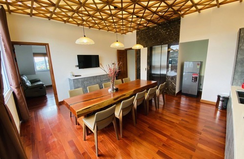 Da Lat Apartment | Minh Chien Suite: Family-Friendly Stay with Kitchen Access