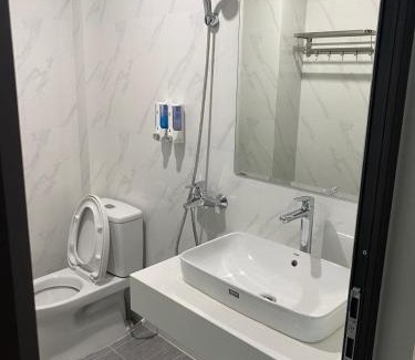 Tu Liem Hotel | Budget-Friendly Minh Quân Hotel HN with Family Amenities