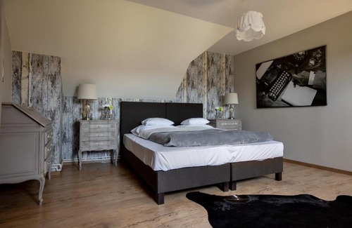 Felsopeteny House | Pet-Friendly Miniúr Udvarház with Hot Tub & 10/10 Reviews