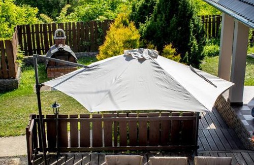 Felsopeteny House | Pet-Friendly Miniúr Udvarház with Hot Tub & 10/10 Reviews