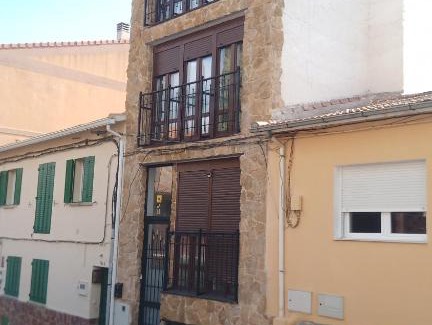 Becerril de la Sierra Apartment | Elegant Mini Apartment with Child-Friendly Amenities