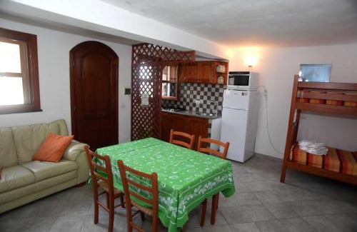 Calasetta Apartment | Cozy Mini Appartamento in Calasetta, Perfect for Families