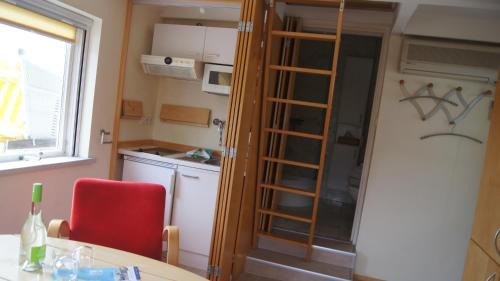 Rantum House | Cozy Mini Beach House with Breakfast & Pet-Friendly Stays
