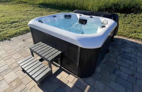Edertal Ski Chalet | Cozy Mini Chalet on Lake Edersee with Outdoor Whirlpool