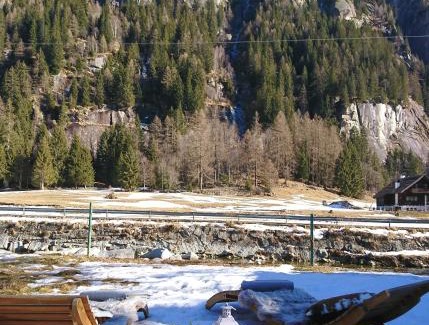 Formazza Ski Chalet | Cozy Mini Chalet Walser: Top-Rated with Breakfast Included