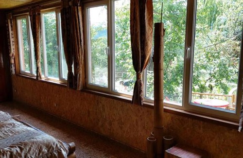 Dilijan Apartment | Cozy Mini Cottage - Ideal for Families and Pets