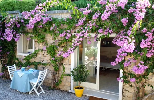 Frader House | Elegant Mini di Lusso with Inviting Pool Experience