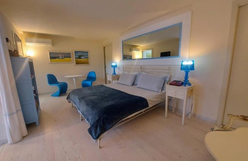 Frader House | Elegant Mini di Lusso with Inviting Pool Experience