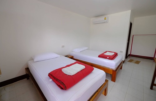 Mae Sariang House | Cozy Mini Guesthouse with Kitchen & Breakfast Included