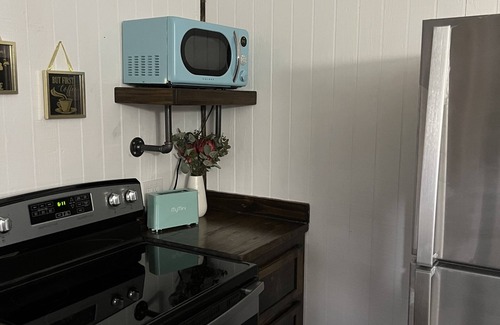 Wichita Falls Cabin | Cozy Mini Home by Kataluma with 9.8/10 Guest Rating
