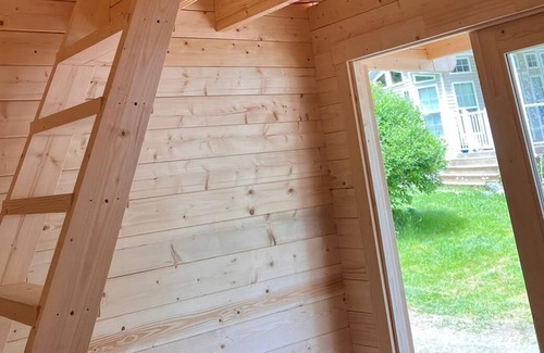 Seguin Cabin | Mini Home on the Lake