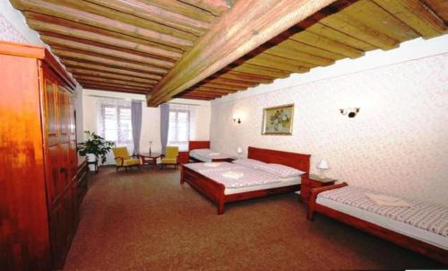 Cesky Krumlov Apartment | Guest Rated 10/10: Mini Hotel Abraka's Two-Bedroom Suite