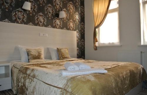 Darnyckyj Hotel | Budget-Friendly Stay at Mini Hotel on Poznyaky for Families