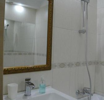 Darnyckyj Hotel | Budget-Friendly Stay at Mini Hotel on Poznyaky for Families