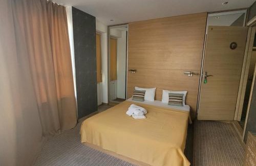 Darnyckyj Hotel | Budget-Friendly Stay at Mini Hotel on Poznyaky for Families
