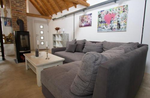 Mechernich Apartment | Pet-Friendly Mini-Loft with Ocean View in Voreifel