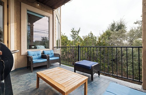 Travis Landing House | Impressive Mini Mansion with Games, Theater & Marina Access