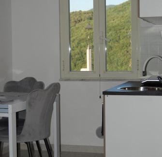Sant’Agapito Apartment | Stylish Mini Red Hub - Design Apartment for Families & Pets