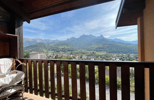 Barcelonnette Apartment | Cozy Apartment in Barcelonnette for 5 with Spa & Kitchen