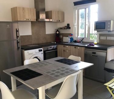 Porto-Vecchio Apartment | Idyllic MINI VILLA: Family-Friendly Retreat in Palavesa