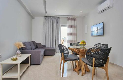 Agios Stefanos Avliotes Villa | Charming Mini Villa Tsaros with Inviting Pool Access