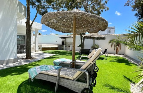 Chiclana de la Frontera House | Peaceful Minichalets el Molino: Nature, Privacy & Comfort